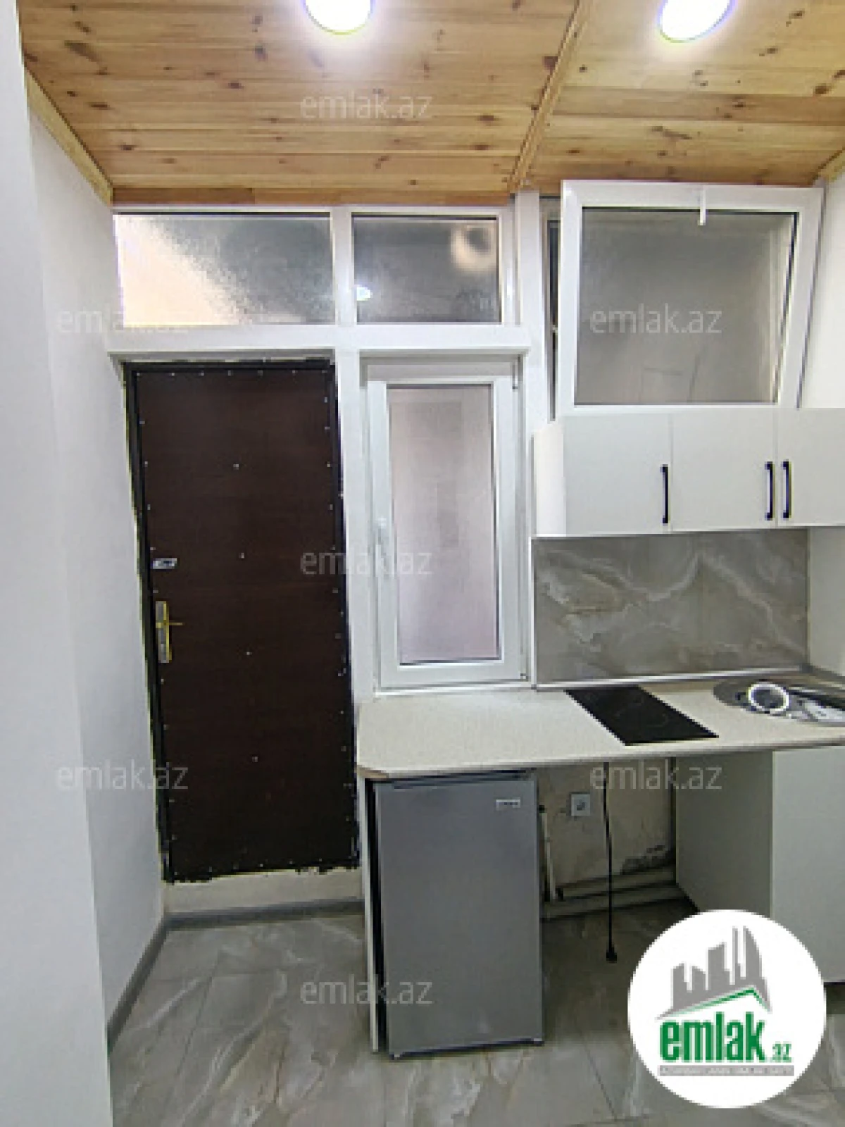 Satılır 1 otaqlı köhnə tikili 17 m²