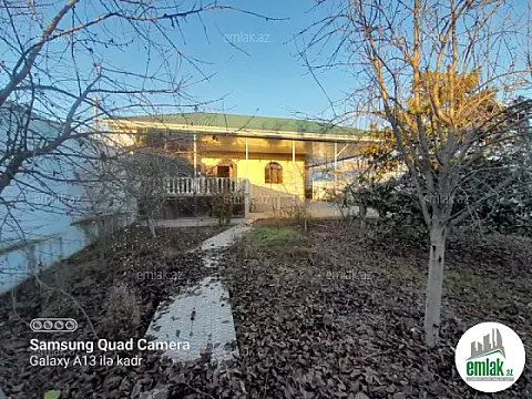 Satılır 4 otaqlı həyət evi 100 m²