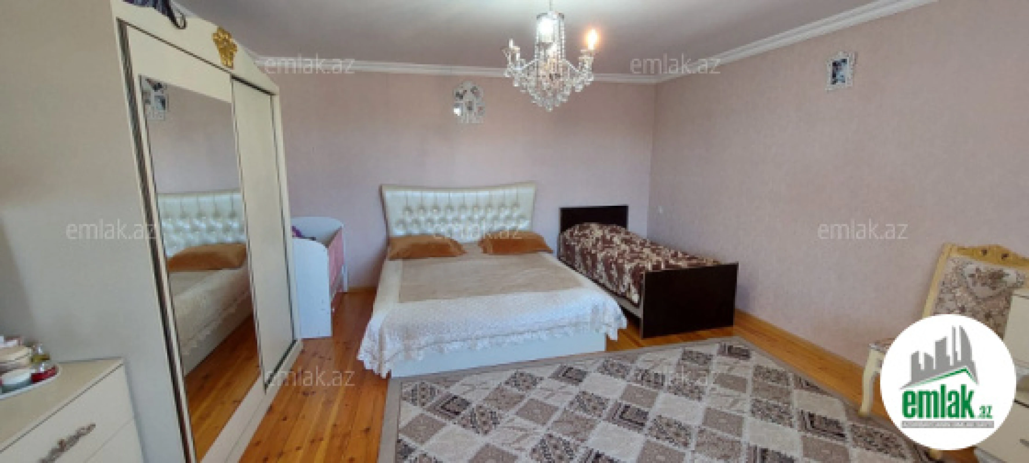 Satılır 6 otaqlı həyət evi 140 m²