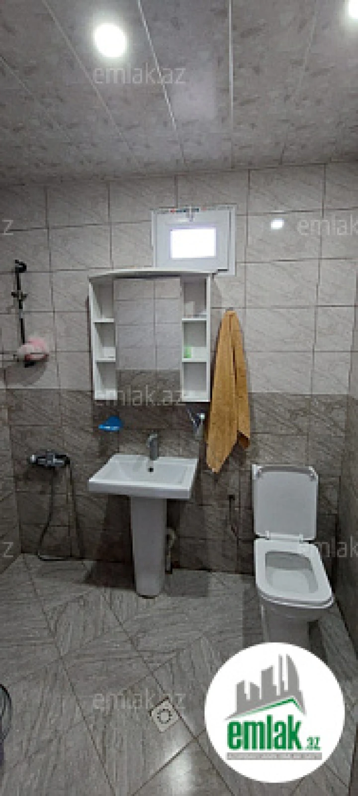 Satılır 6 otaqlı həyət evi 140 m²