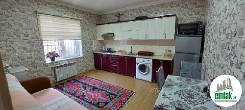 Satılır 6 otaqlı həyət evi 140 m²