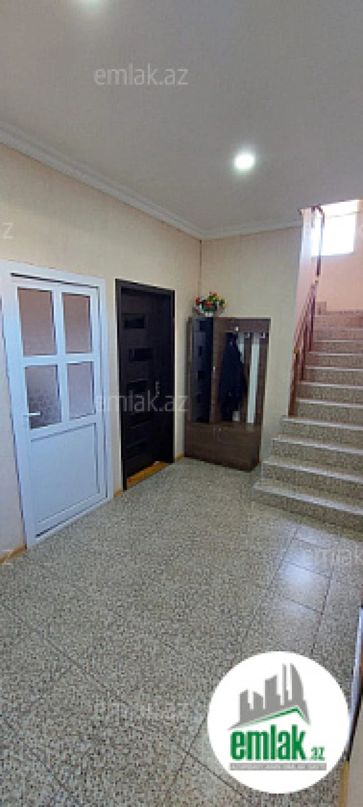 Satılır 6 otaqlı həyət evi 140 m²