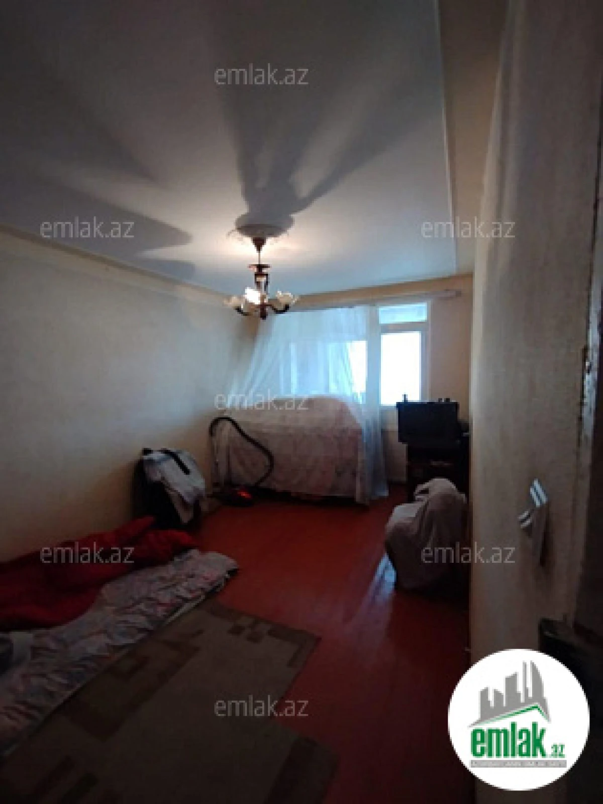Satılır 4 otaqlı köhnə tikili 90 m²