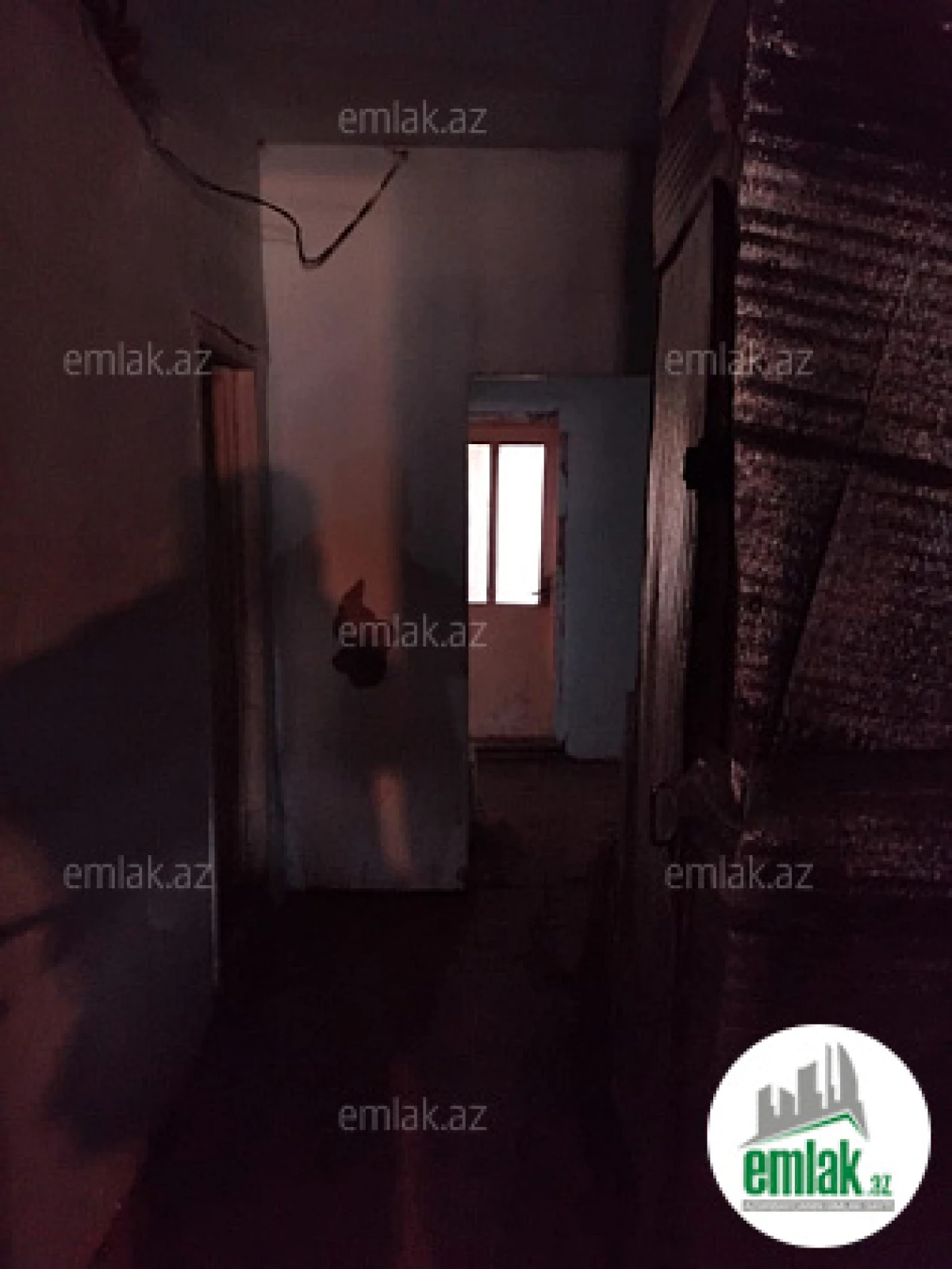 Satılır 2 otaqlı köhnə tikili 91.4 m²