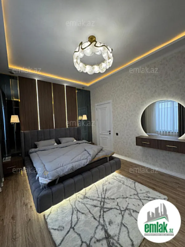 Satılır 4 otaqlı mənzil 120 m²