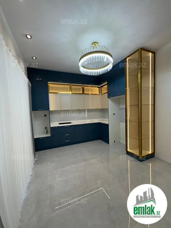 Satılır 4 otaqlı mənzil 120 m²