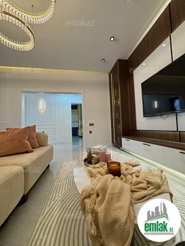 Satılır 4 otaqlı mənzil 120 m²