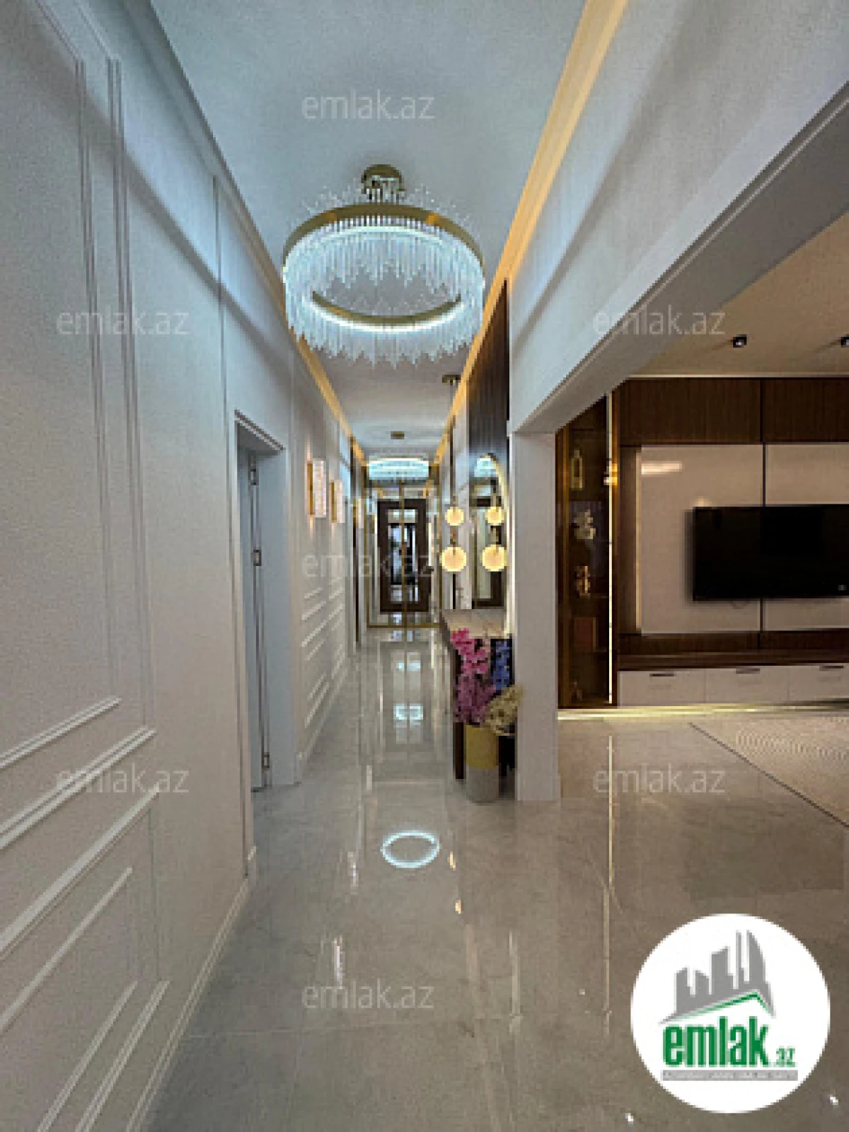 Satılır 4 otaqlı mənzil 120 m²