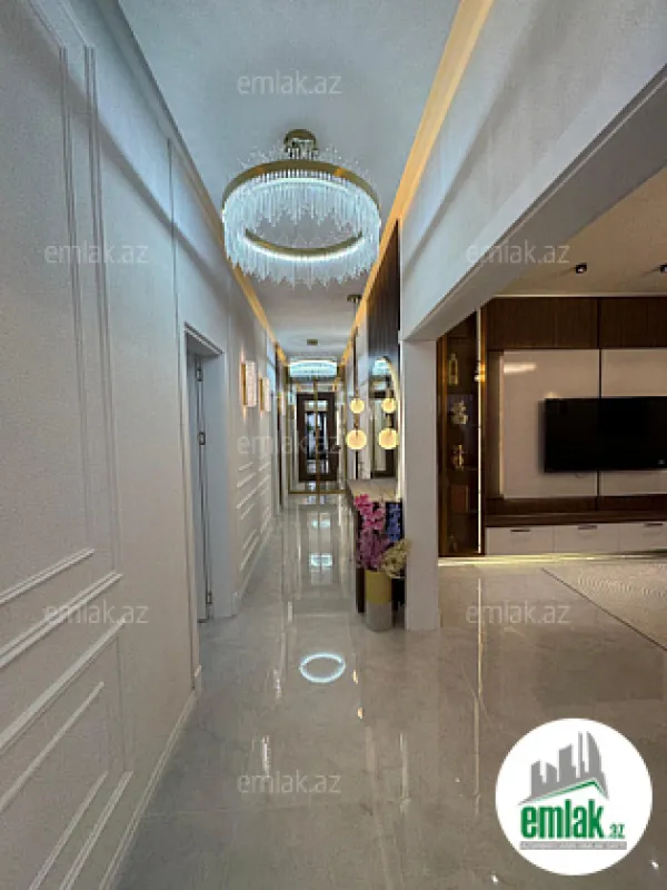 Satılır 4 otaqlı mənzil 120 m²
