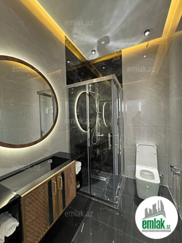 Satılır 4 otaqlı mənzil 120 m²