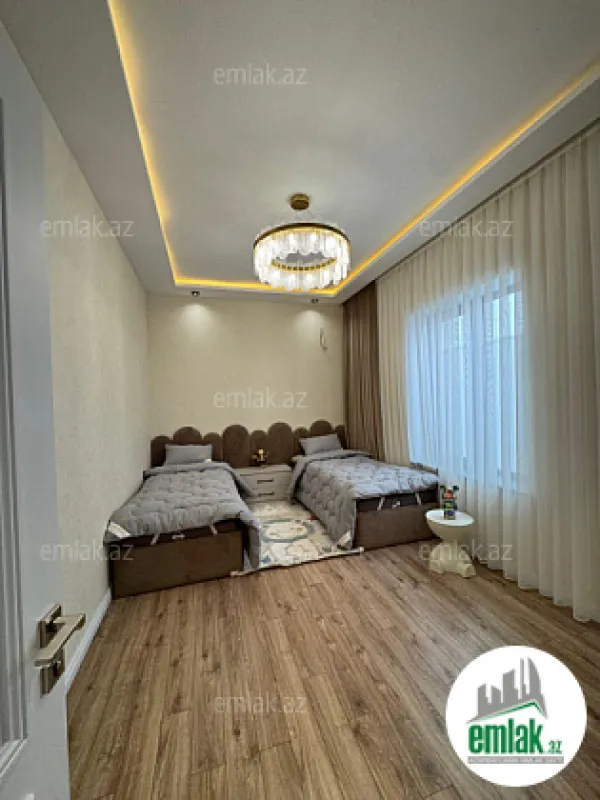 Satılır 4 otaqlı mənzil 120 m²