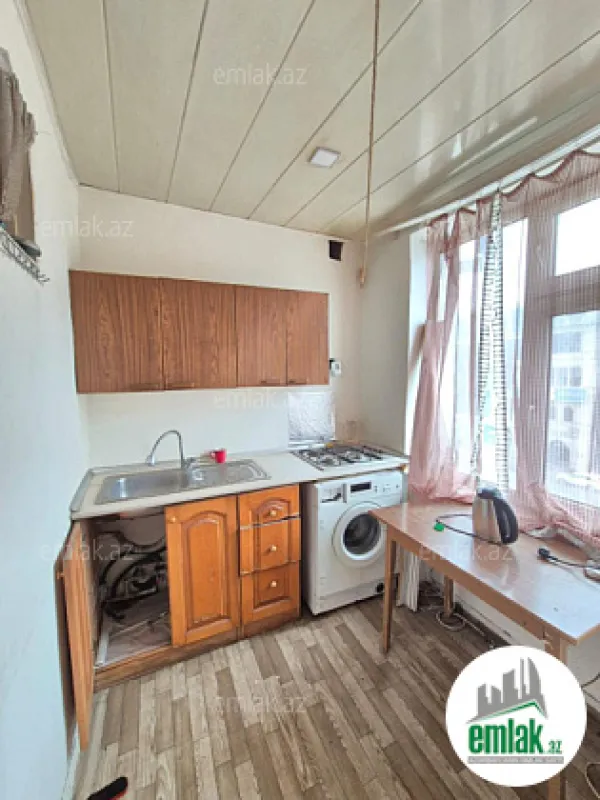 Satılır 1 otaqlı köhnə tikili 40 m²