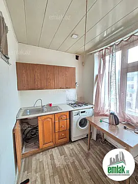 Satılır 1 otaqlı köhnə tikili 40 m²