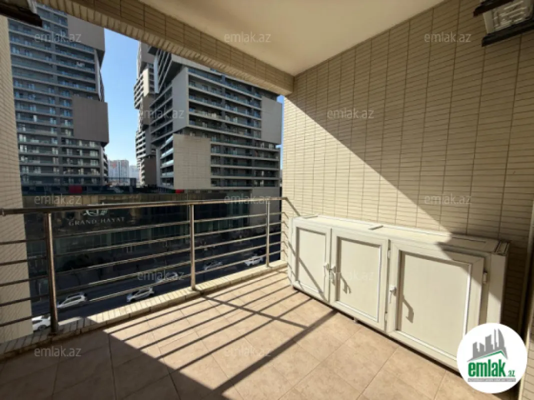 Satılır 4 otaqlı yeni tikili 211 m²