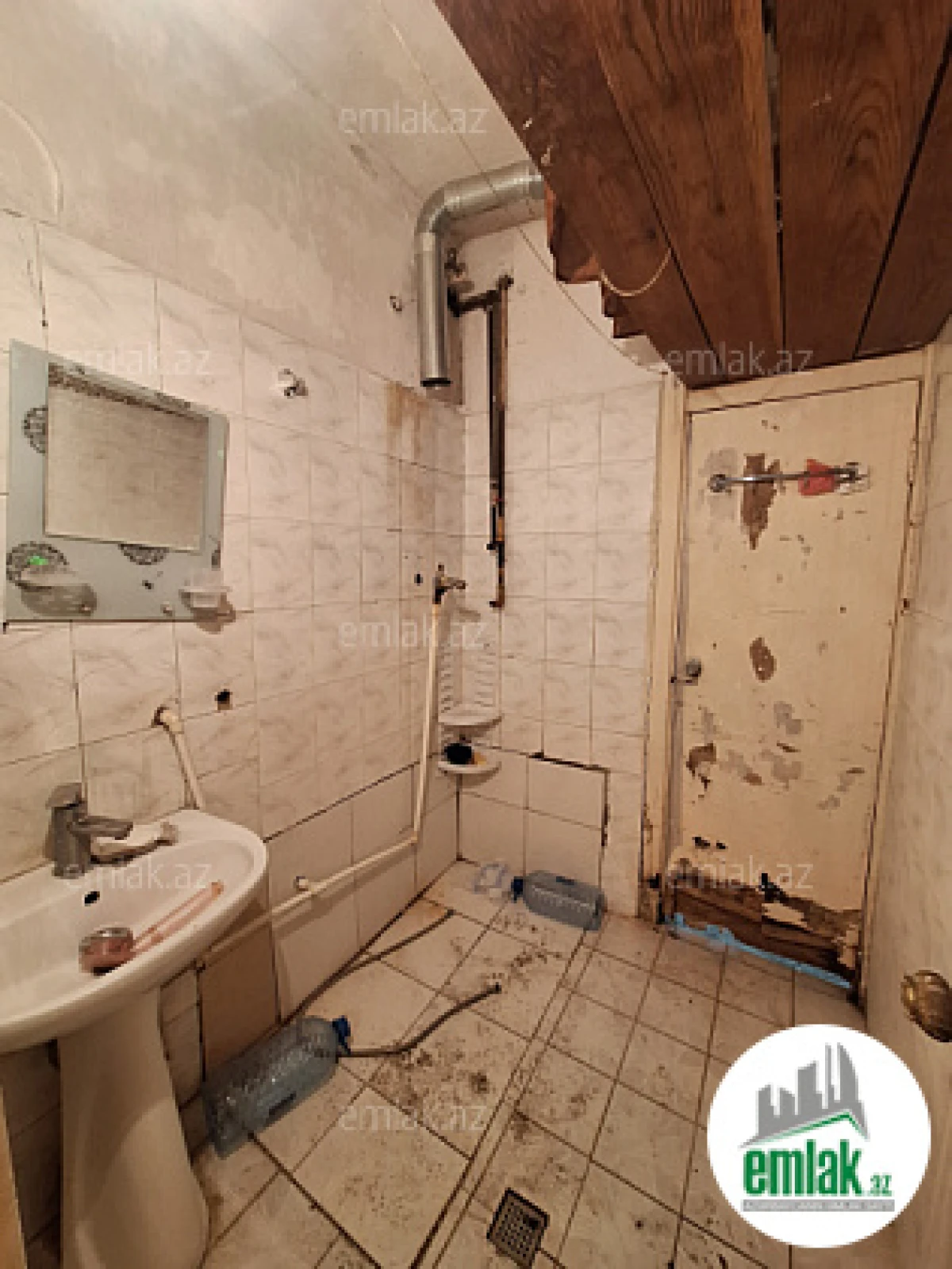 Satılır 2 otaqlı köhnə tikili 53 m²