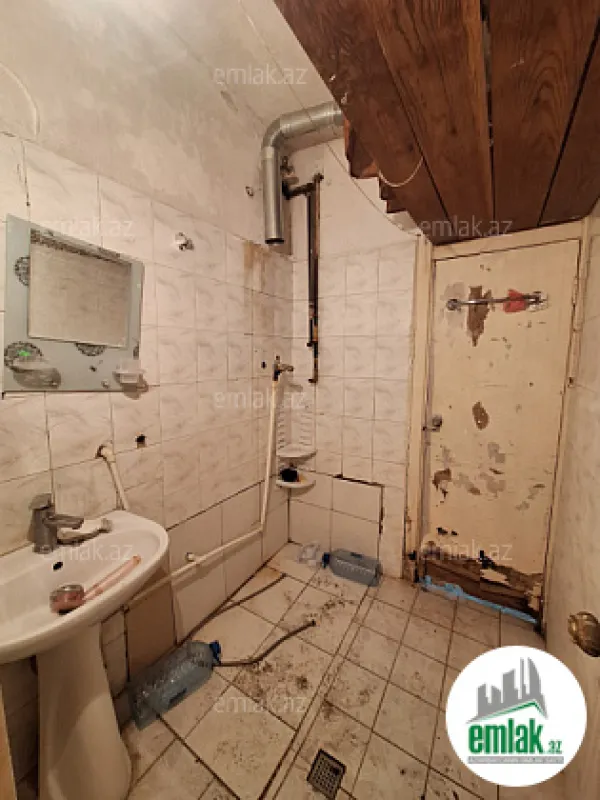 Satılır 2 otaqlı köhnə tikili 53 m²