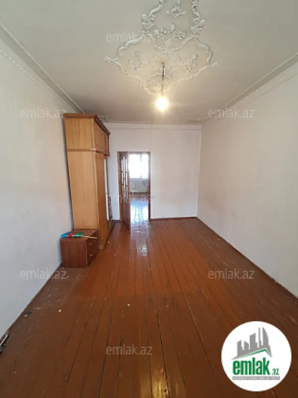 Satılır 2 otaqlı köhnə tikili 53 m²
