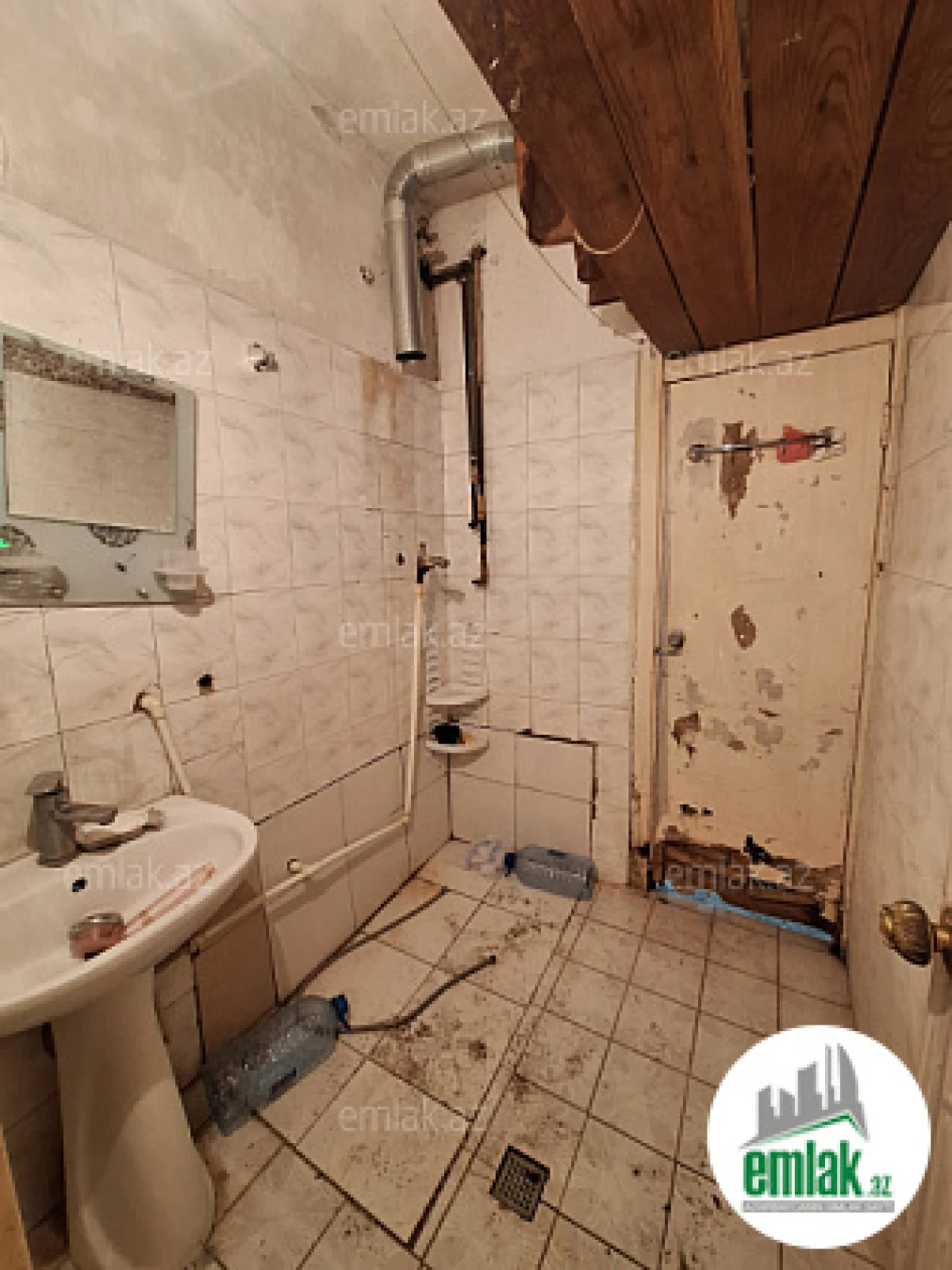 Satılır 2 otaqlı köhnə tikili 53 m²