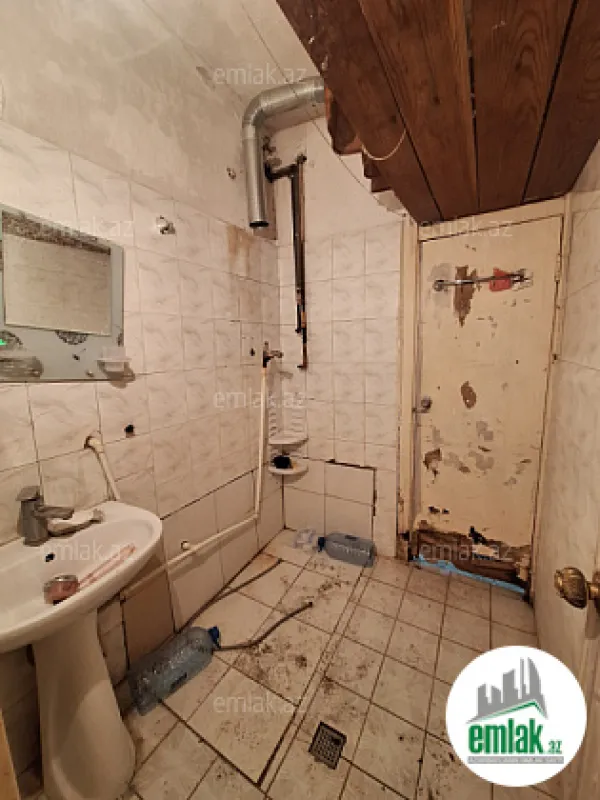Satılır 2 otaqlı köhnə tikili 53 m²