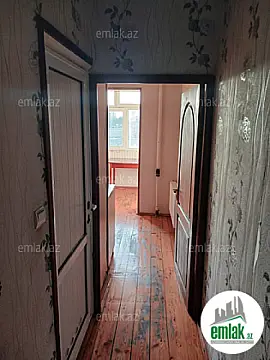 Satılır 3 otaqlı köhnə tikili 80 m²