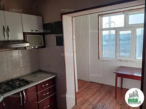 Satılır 3 otaqlı köhnə tikili 80 m²