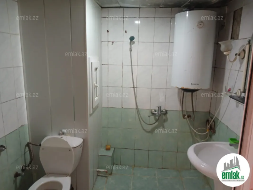 Satılır 3 otaqlı köhnə tikili 80 m²