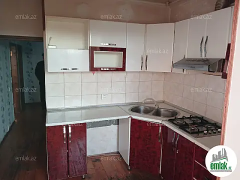 Satılır 3 otaqlı köhnə tikili 80 m²