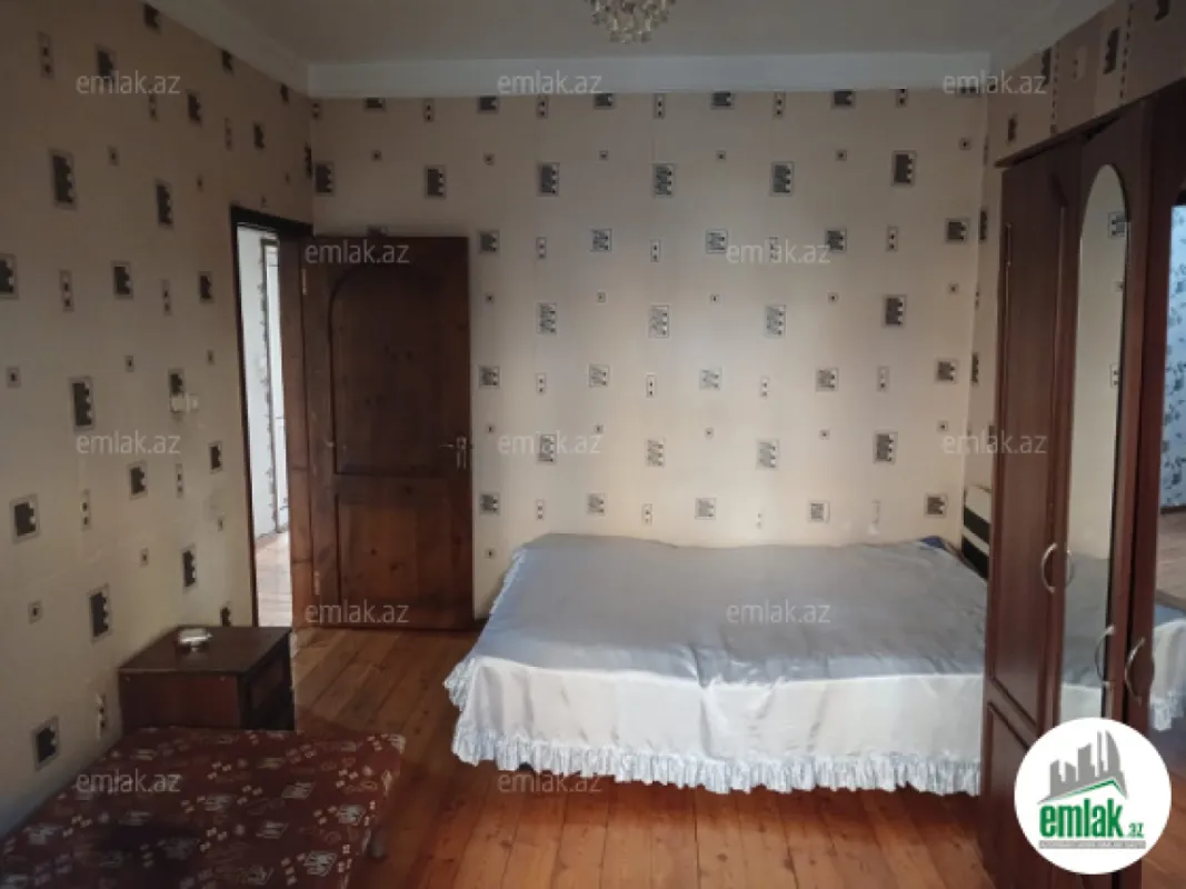Satılır 3 otaqlı köhnə tikili 80 m²