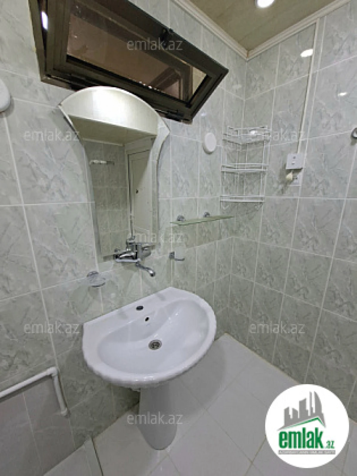 Satılır 3 otaqlı köhnə tikili 90 m²