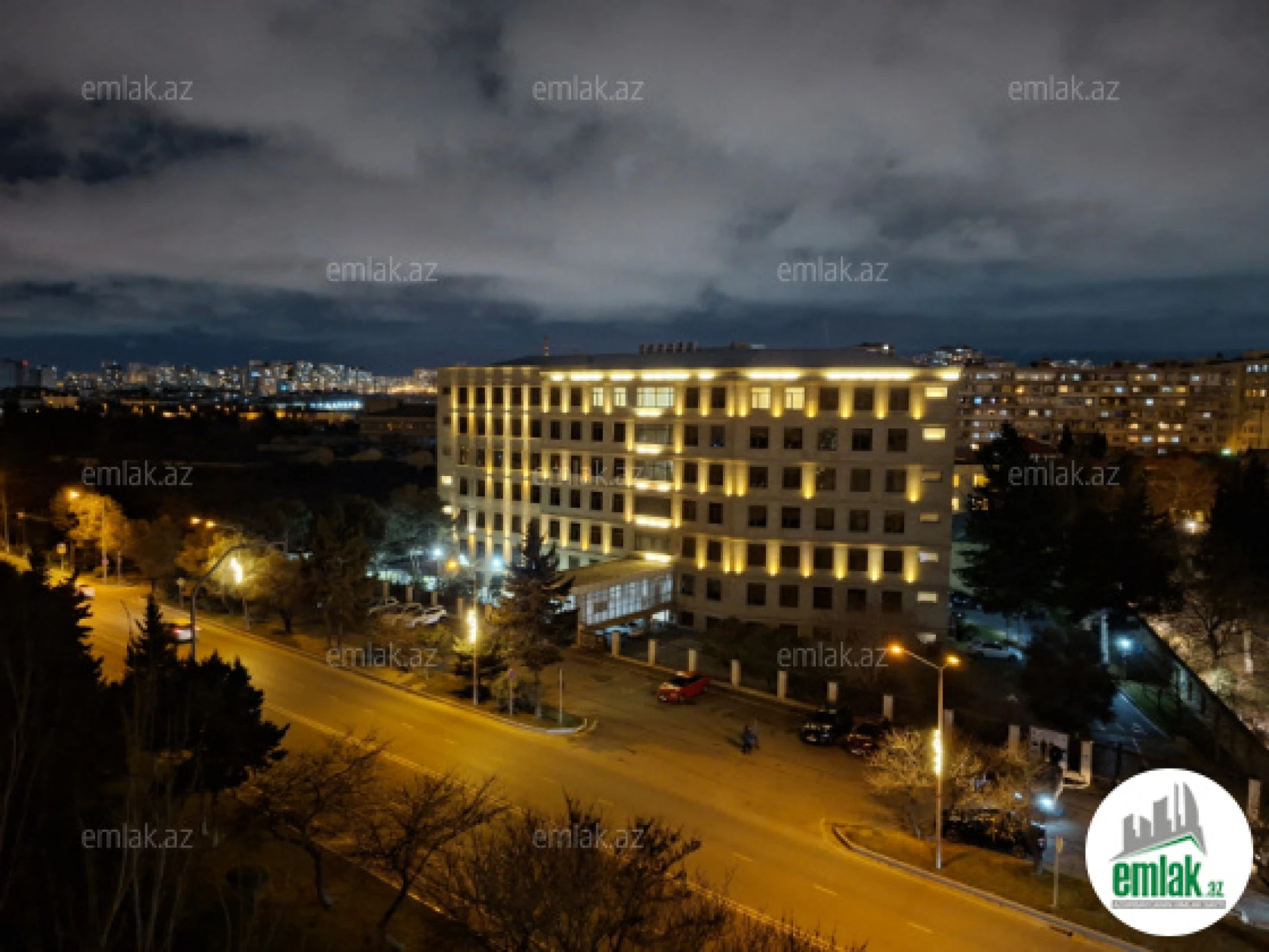 Satılır 3 otaqlı köhnə tikili 90 m²