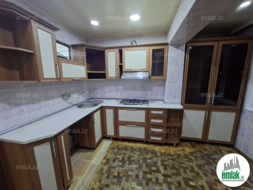 Satılır 3 otaqlı köhnə tikili 90 m²