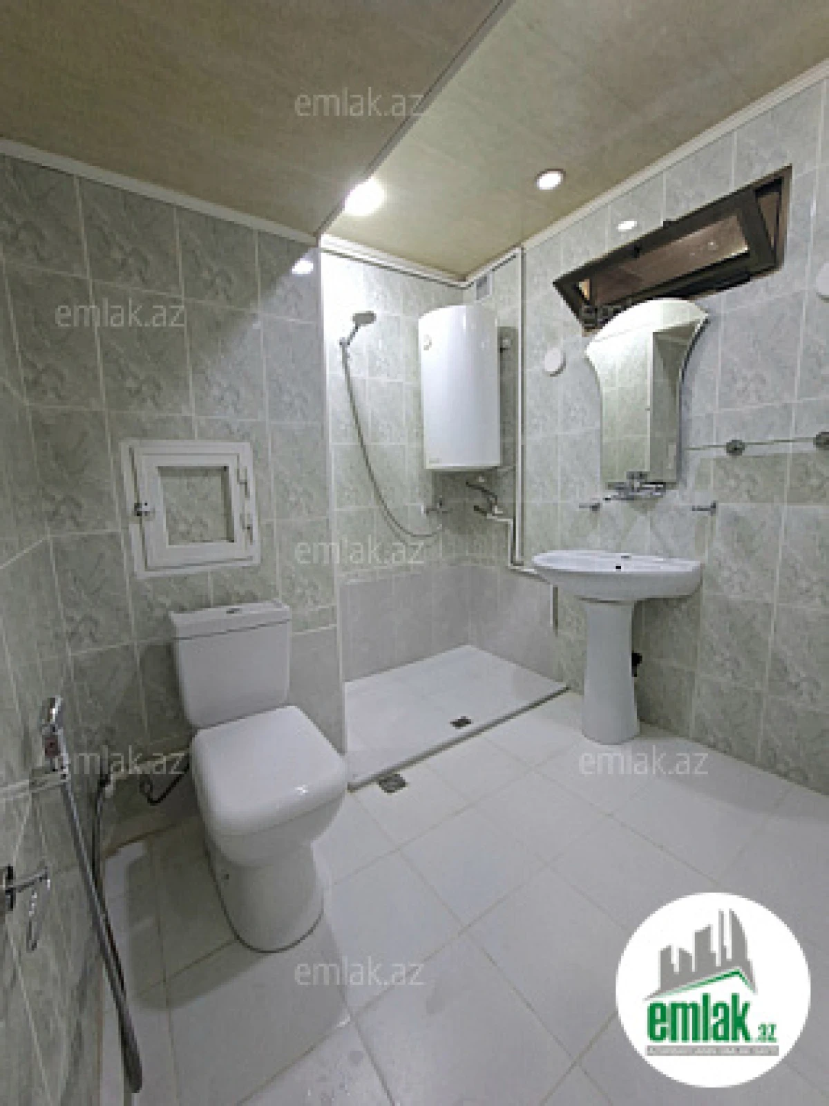 Satılır 3 otaqlı köhnə tikili 90 m²