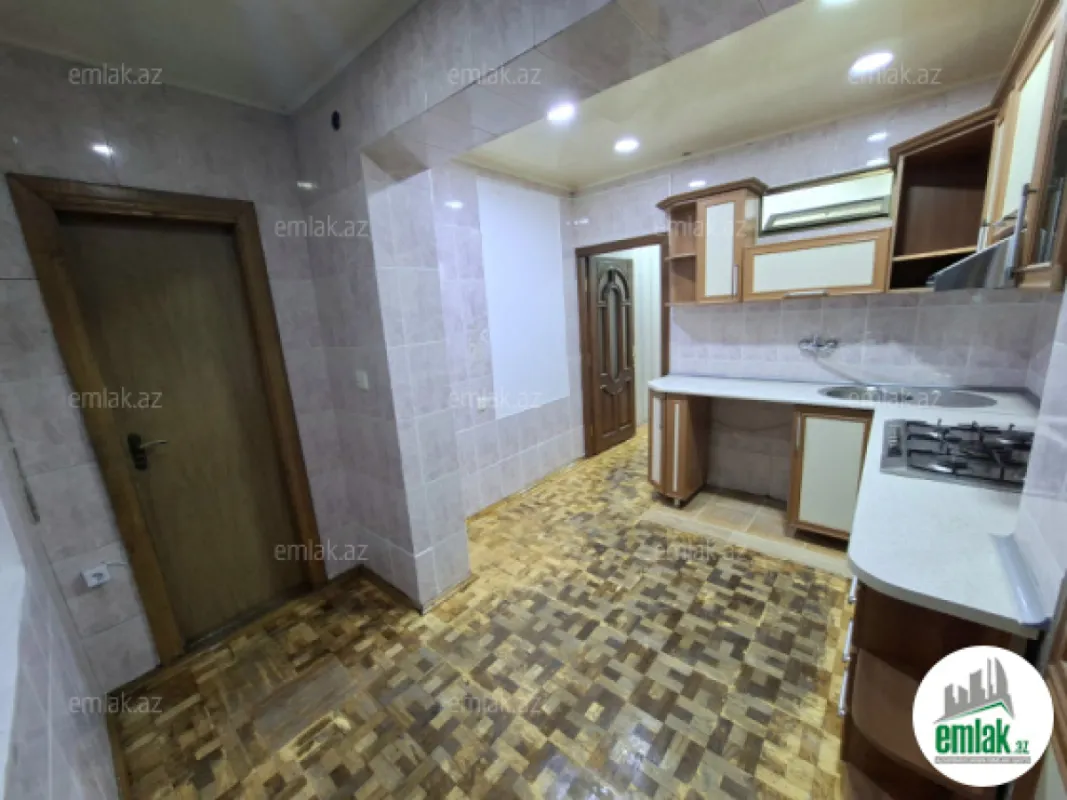 Satılır 3 otaqlı köhnə tikili 90 m²