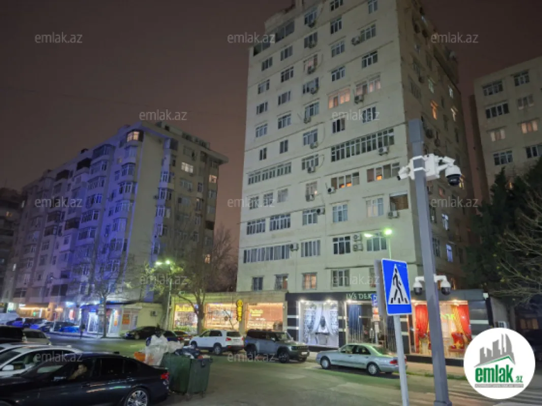 Satılır 3 otaqlı köhnə tikili 90 m²