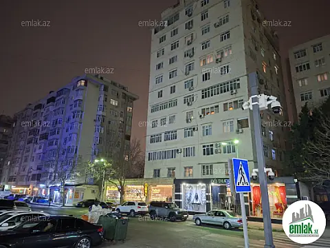 Satılır 3 otaqlı köhnə tikili 90 m²