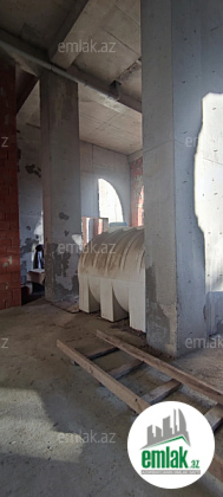 Satılır 3 otaqlı obyekt 155.67 m²