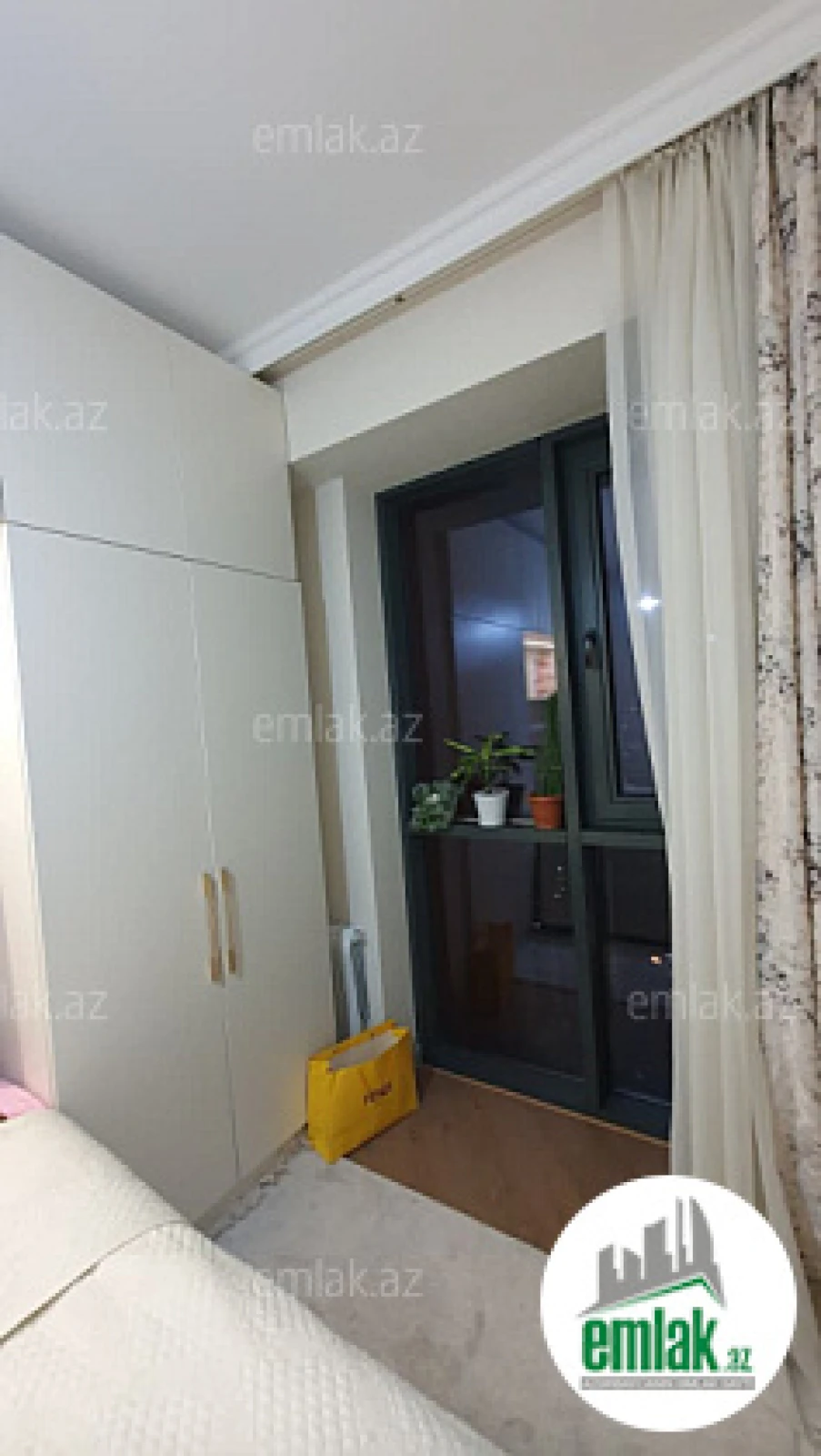 Satılır 3 otaqlı yeni tikili 80 m²