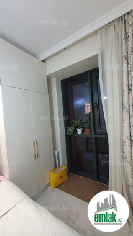 Satılır 3 otaqlı yeni tikili 80 m²