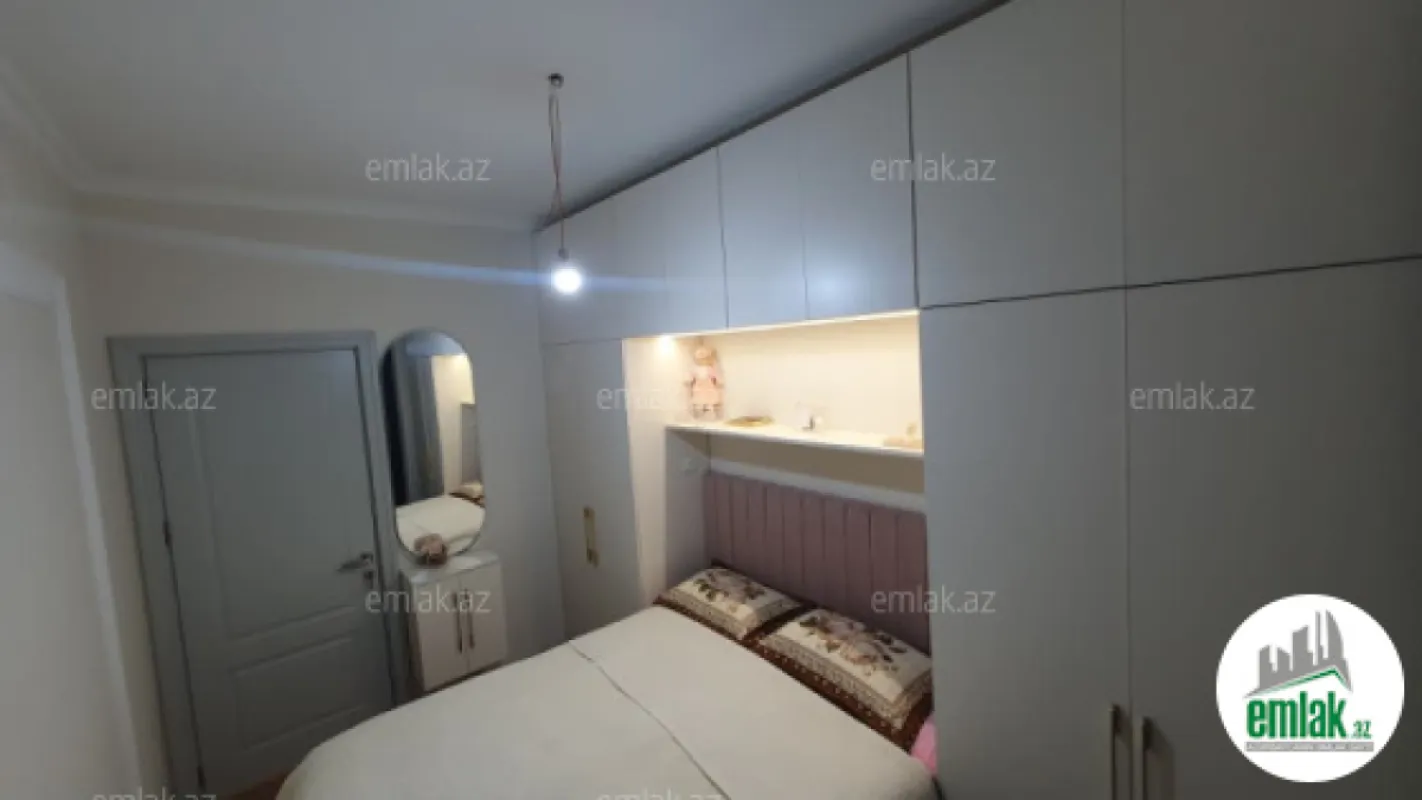 Satılır 3 otaqlı yeni tikili 80 m²