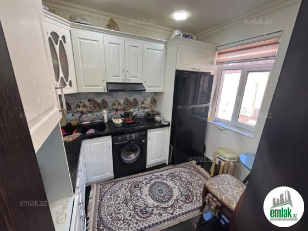 Satılır 3 otaqlı köhnə tikili 75 m²