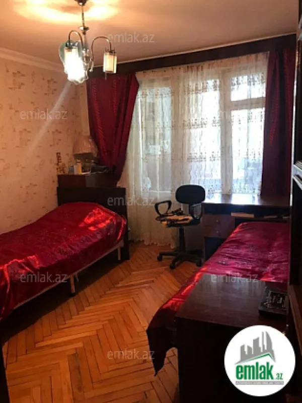 Satılır 3 otaqlı köhnə tikili 70 m²