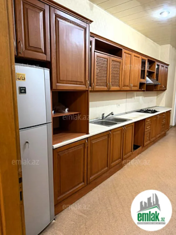 Satılır 4 otaqlı yeni tikili 175 m²