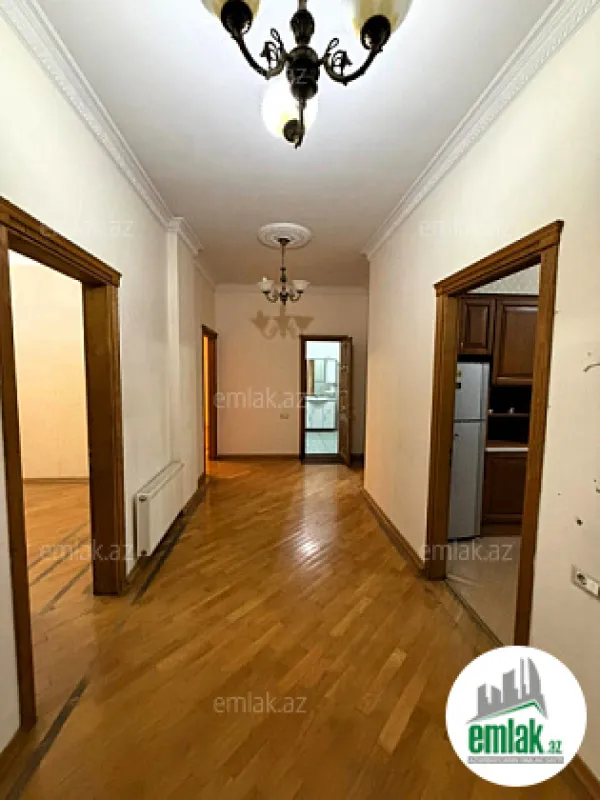 Satılır 4 otaqlı yeni tikili 175 m²