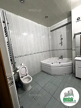 Satılır 4 otaqlı yeni tikili 175 m²