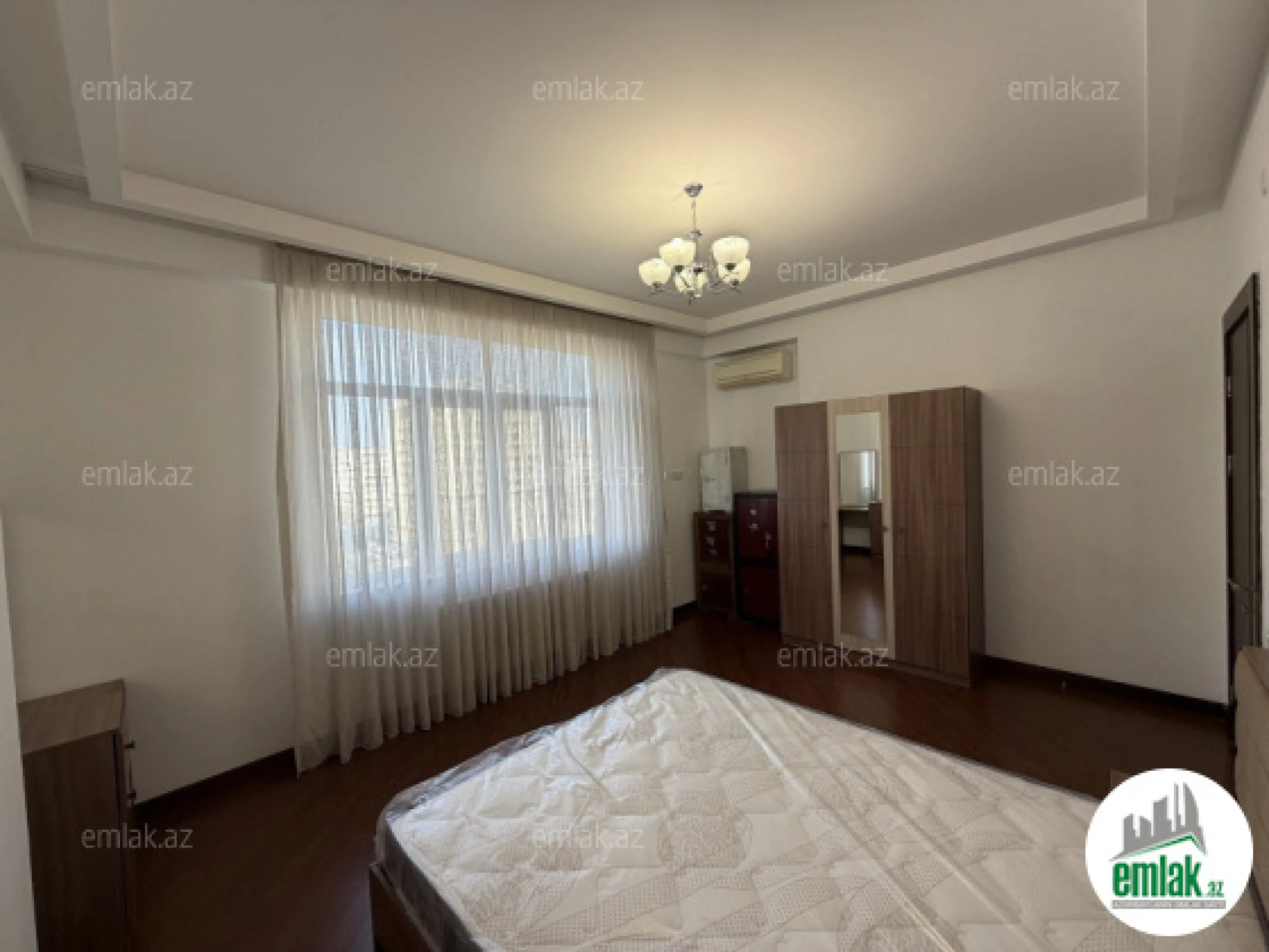 Satılır 3 otaqlı yeni tikili 136 m²