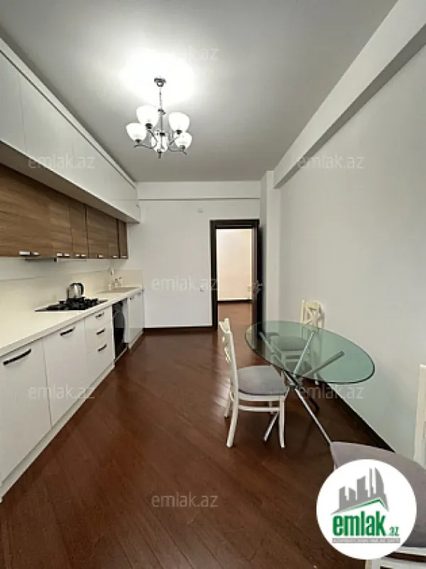 Satılır 3 otaqlı yeni tikili 136 m²