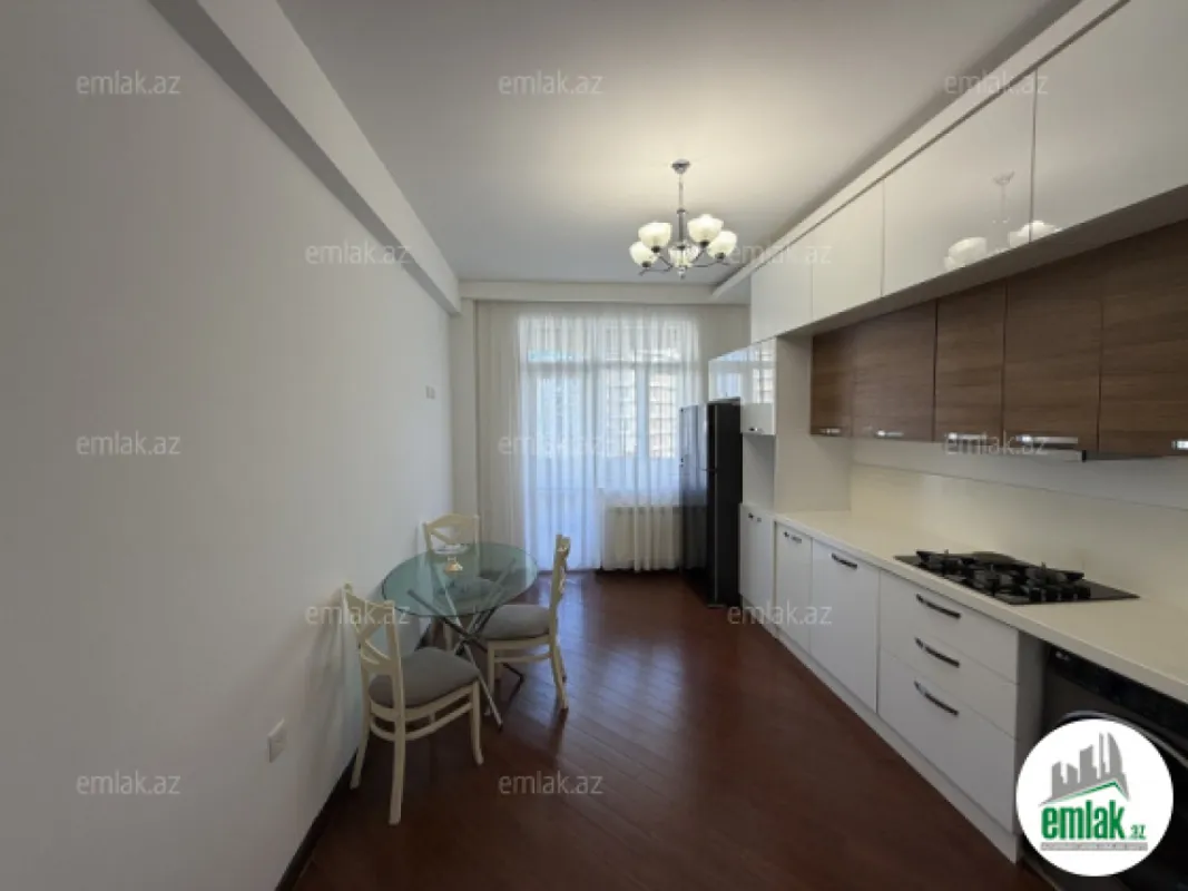 Satılır 3 otaqlı yeni tikili 136 m²