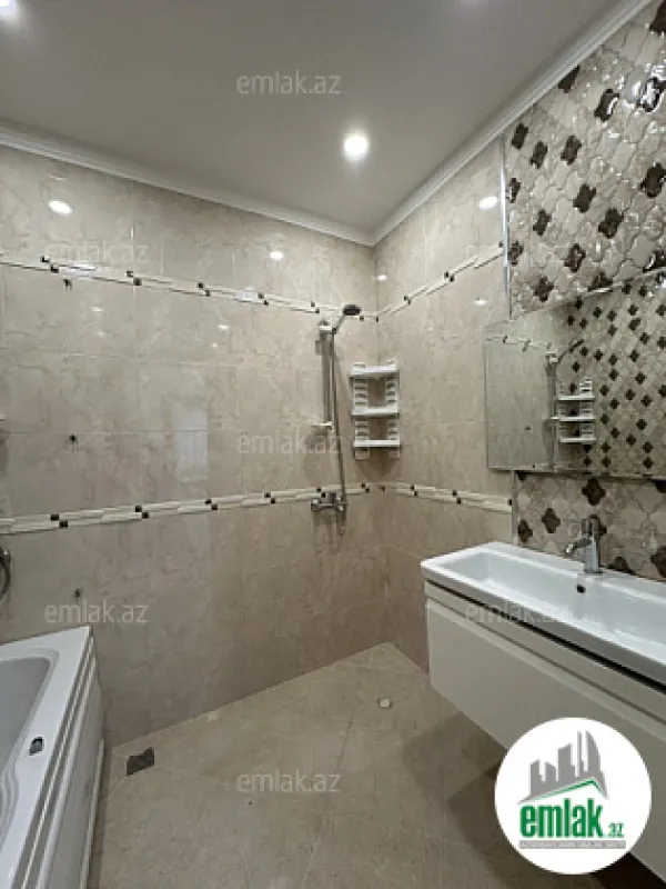 Satılır 3 otaqlı yeni tikili 136 m²