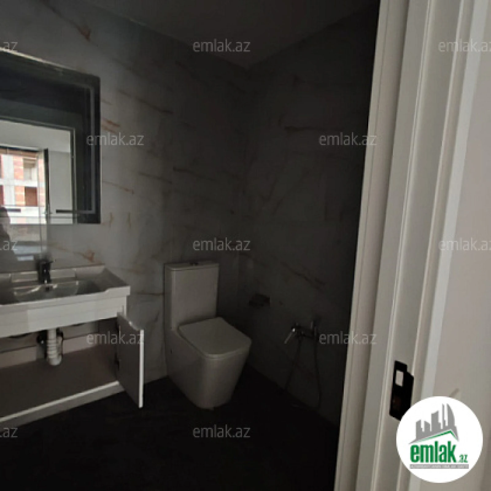 Satılır 2 otaqlı yeni tikili 65 m²