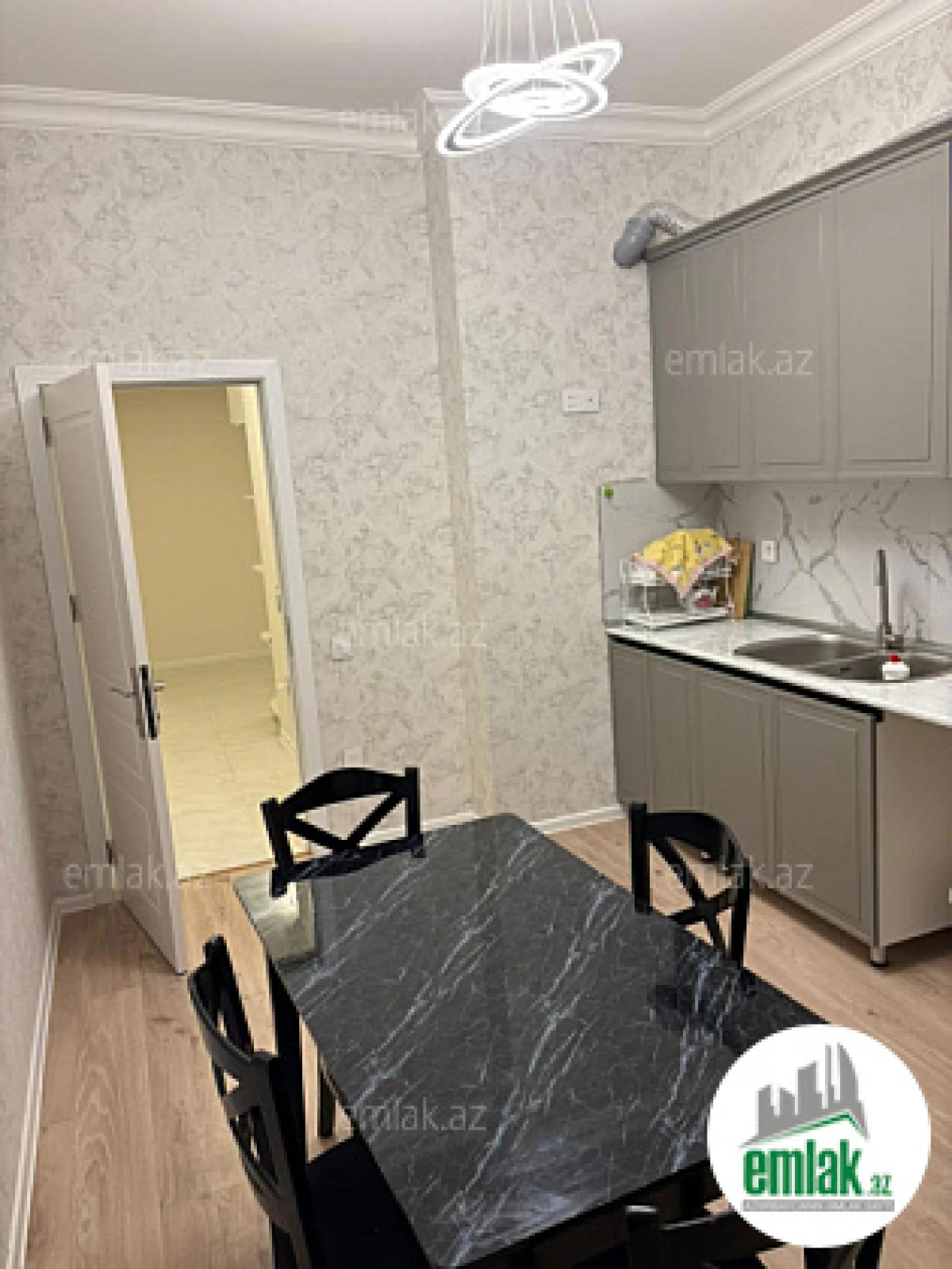 Satılır 2 otaqlı yeni tikili 91 m²